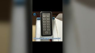 Controle de acesso autônomo em caixa de metal à prova d'água